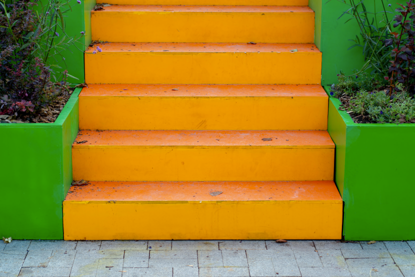 Comment peindre un escalier en 2 couleurs