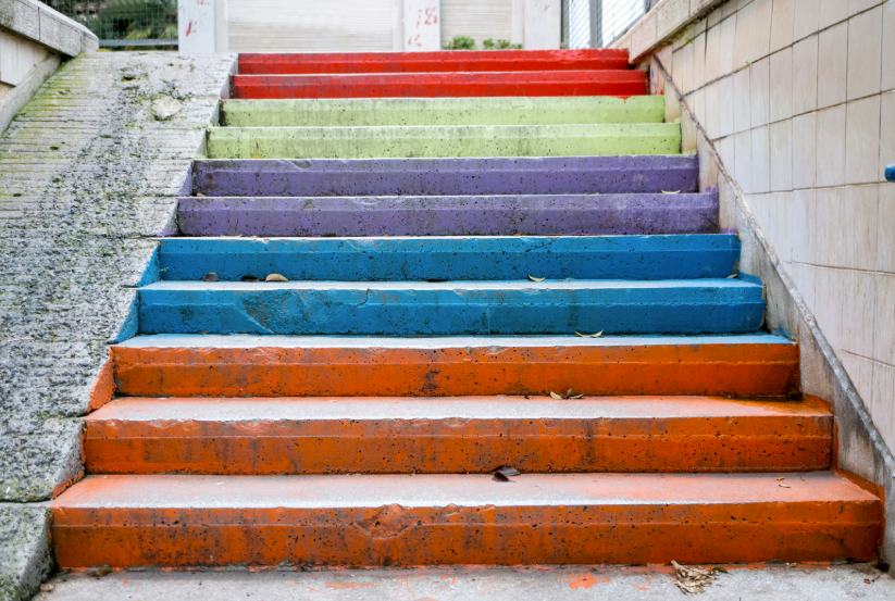 Comment peindre un escalier en 2 couleurs