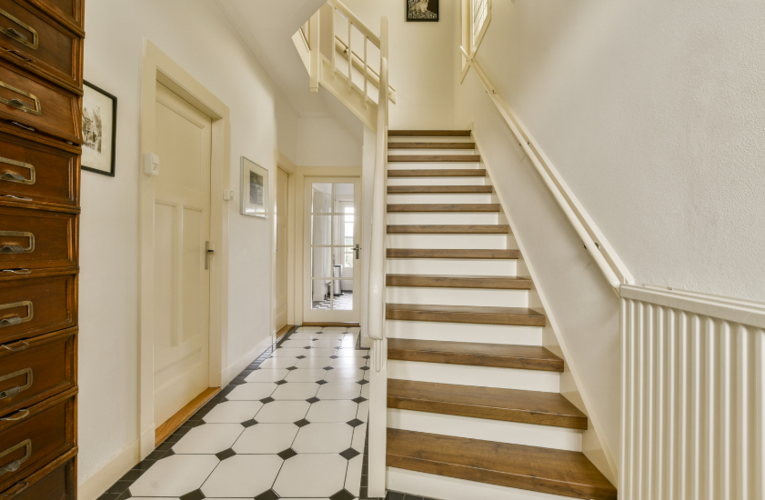 Quelle largeur pour un escalier intérieur