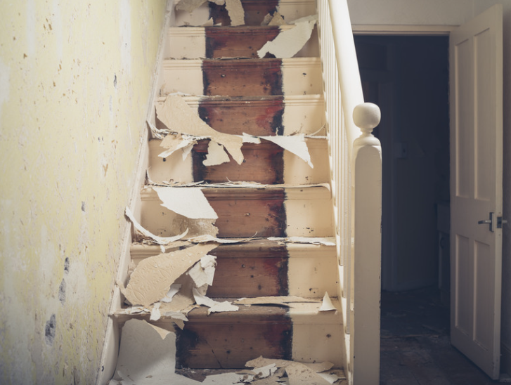 Comment rénover un escalier en bois