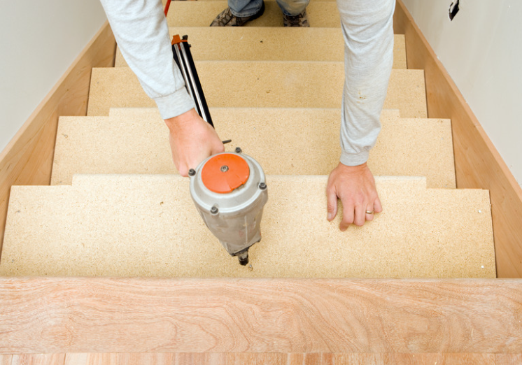 Comment remplacer une marche d'escalier abîmée