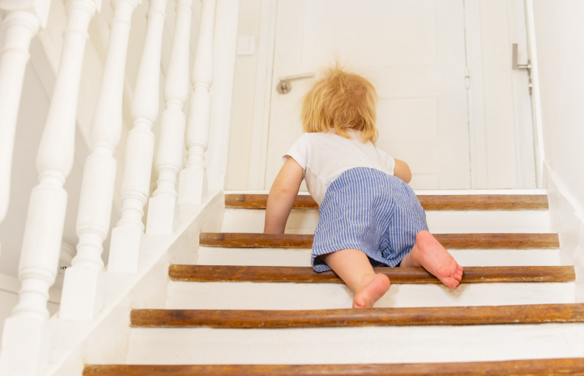 Comment sécuriser un escalier pour un enfant en bas âge